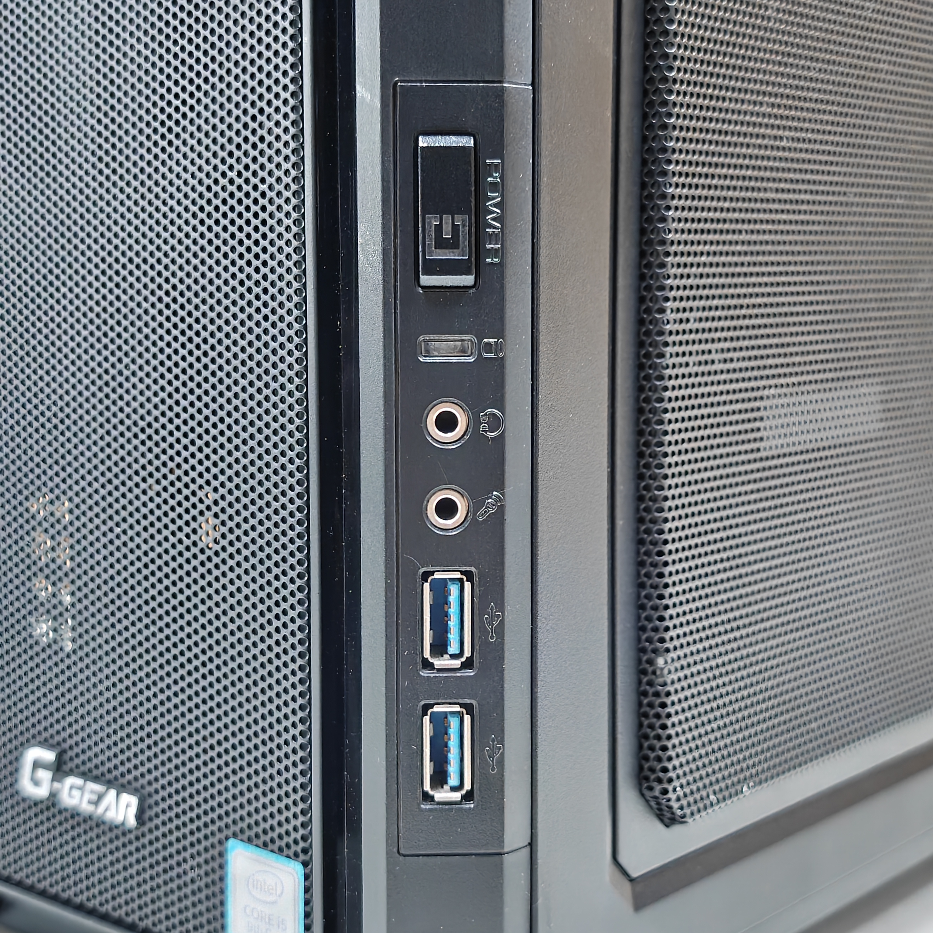 即納】Core i5-9600K / RTX2070 / メモリ DDR4 16GB / SSD 500GB / HDD