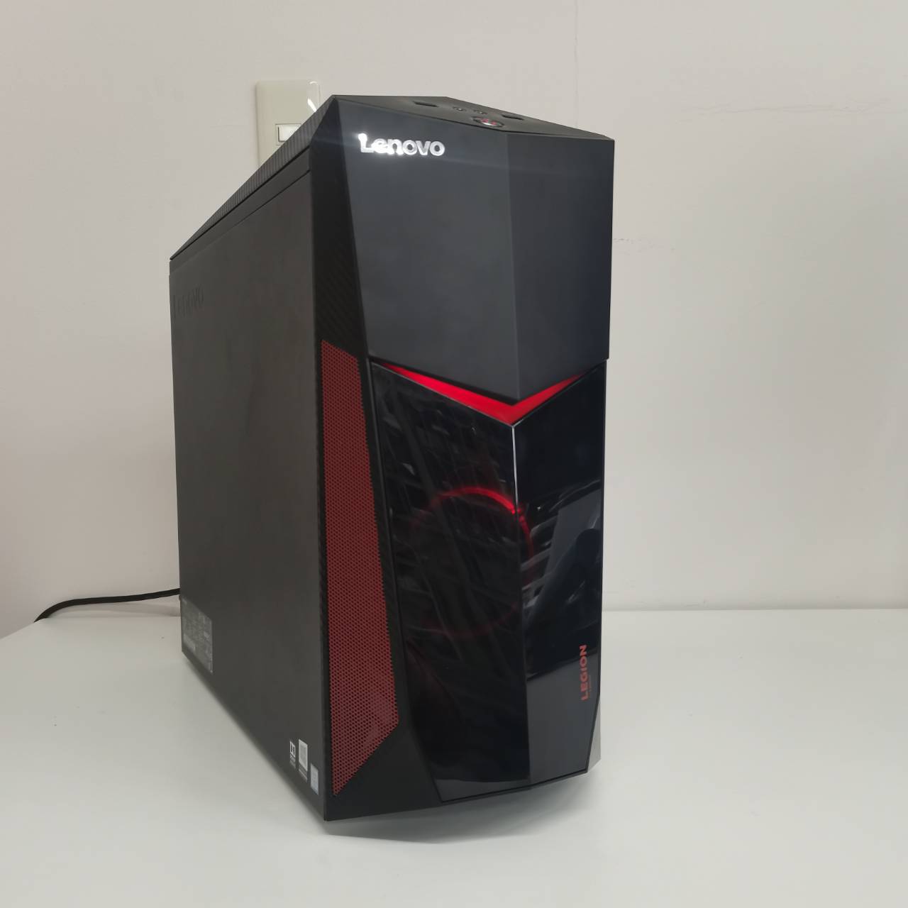 8月20日！新入荷TLENOVO Legion Y520 Core i7 7700/16GB/GTX1060 3GB