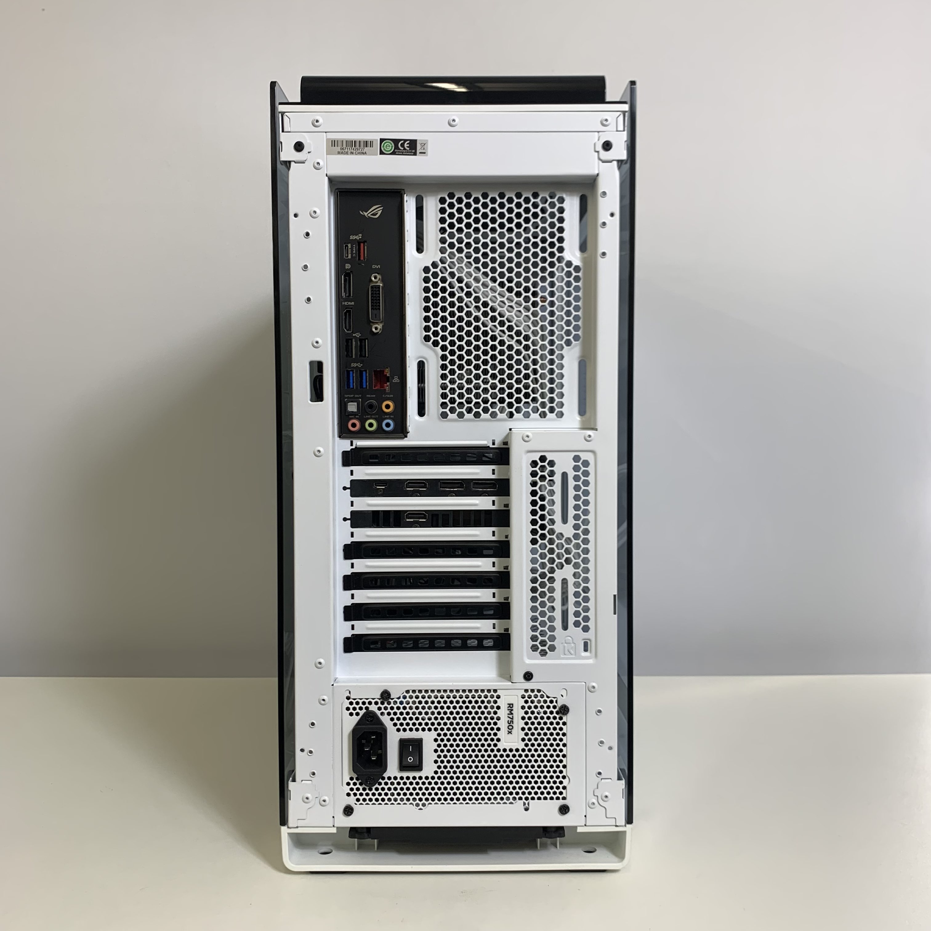 Intel Core i7 8700K/RTX2080Ti/メモリDDR4 16GB/SSD 525GB/HDD 4TB